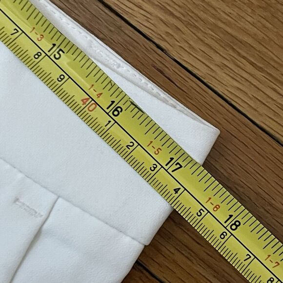 J. LINDEBERG Gwen Golf Shorts Size 32 White NEW Active Performance Casual Sporty - Picture 11 of 12